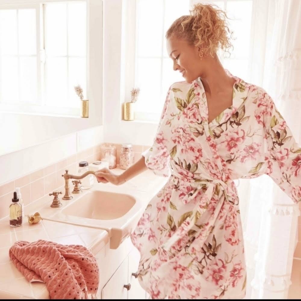 Show me your Mumu Garden of Blooms Floral Brie Robe (small)